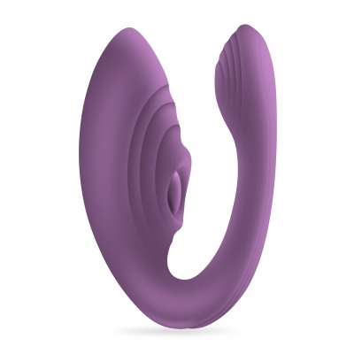 Objeto decorativo roxo com curvas e texturas onduladas