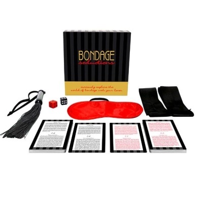 Conjunto BDSM com caixa, venda vermelha, algemas pretas, chicote e cartas