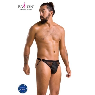 Modelo masculino com cueca tanga preta em fundo branco, texto Passion e Made in Europe