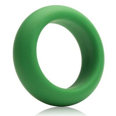 Anel verde de material macio com textura lisa
