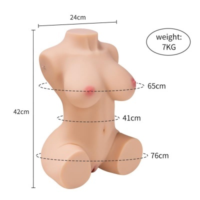 Boneca torso bege com medidas e peso indicados