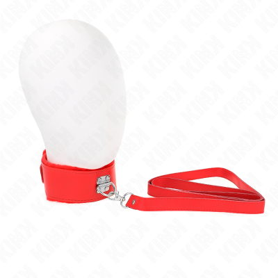 Coleira vermelha almofadada com trela num suporte branco