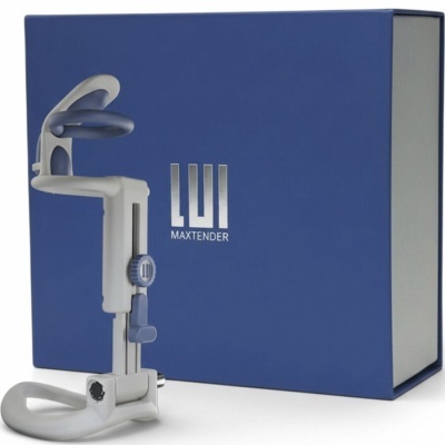 Extensor plástico branco e azul com embalagem azul e texto LUI MAXTENDER