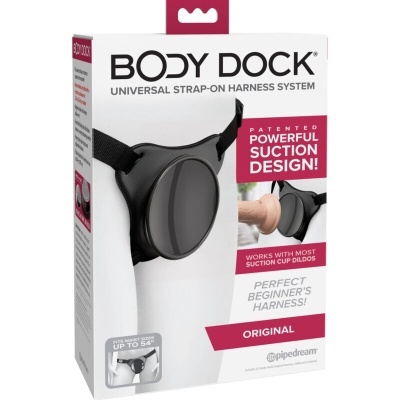 Embalagem BODY DOCK arnês universal preto com texto em inglês e imagem de arnês com ventosa