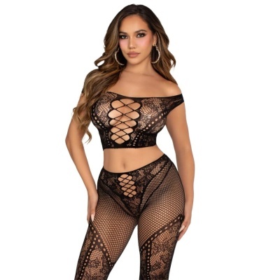 Conjunto de lingerie preto em renda com padrão de malha e recortes cruzados