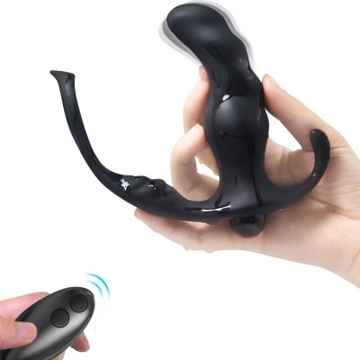 Dispositivo sexual preto com controlo remoto
