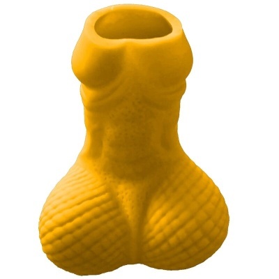 Vaso cerâmico amarelo em forma de corpo humano estilizado