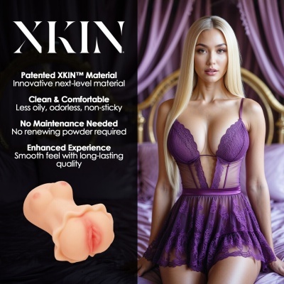 Mulher com lingerie roxa de renda posando, texto promocional XKIN e figura de material em fundo preto.