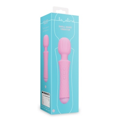 Caixa azul com vibrador tipo varinha pequeno cor-de-rosa e texto loveline e SMALL WAND VIBRATOR.