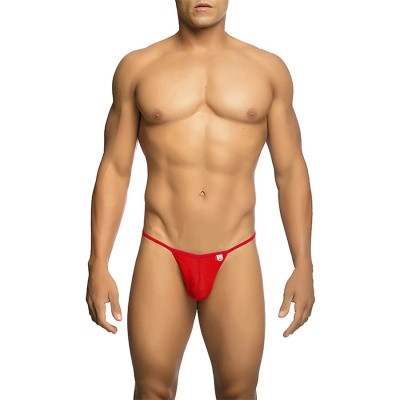Cueca fio dental vermelha masculina com etiqueta frontal em modelo