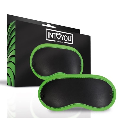 Máscara para olhos preta com bordas verdes com embalagem preta e verde e texto INTOYOU