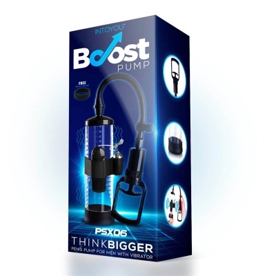 Embalagem da bomba de pénis Boost Pump com vibrador, cores preto e azul escuro.