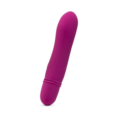 Produto rosa fúcsia liso e curvo sobre fundo branco