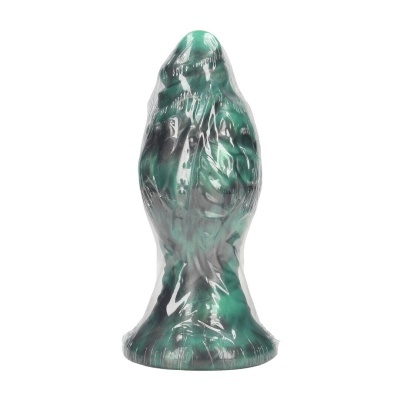 Produto esculpido em silicone verde e preto com embalagem plástica