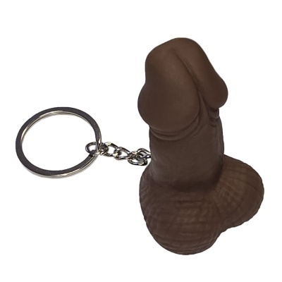 Porta-chaves em forma de pénis castanho com argola metálica