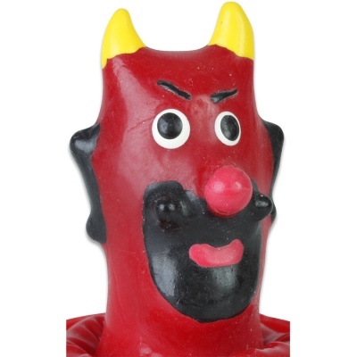 Figura de brinquedo vermelho com chifres amarelos e rosto com detalhes em preto e vermelho