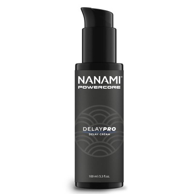 Frasco preto de creme NANAMI POWERCORE DELAYPRO com doseador