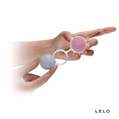 Dispositivo de bolas conectadas por anéis em plástico branco, uma bola rosa com texto LELO, em fundo branco