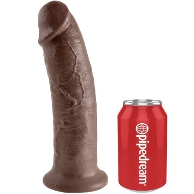 Dildo castanho escuro realista ao lado de uma lata vermelha Pipedream