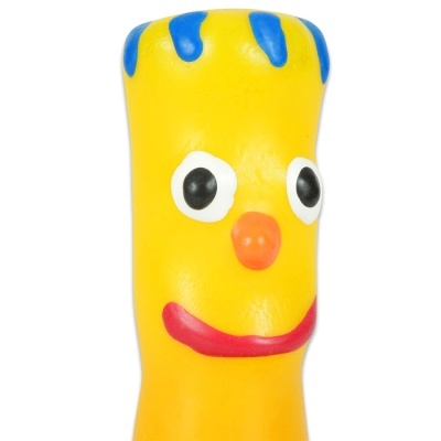 Brinquedo amarelo de borracha com rosto sorridente e detalhes azuis no topo