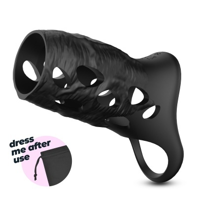 Dispositivo preto para pé direito com aberturas em fundo branco e texto dress me after use.