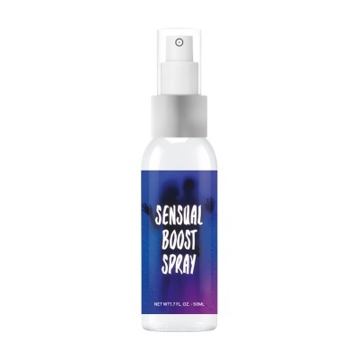 Frasco transparente de spray com etiqueta azul e roxa com texto SENSUAL BOOST SPRAY