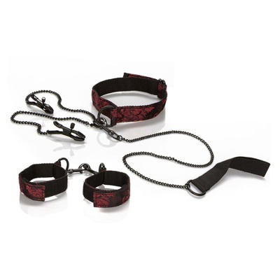 Conjunto de coleiras e algemas em tecido preto com padrão vermelho floral e correntes pretas