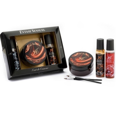 Conjunto de cosméticos EXTASE SENSUEL em caixa preta com frascos, recipiente e pincéis