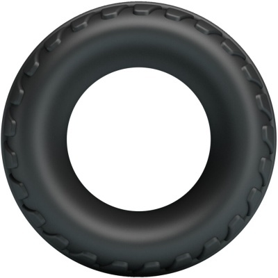 Pneu preto circular com padrão de cravos