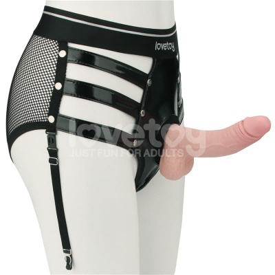 Cueca strap-on preta com pênis em PVC cor de pele