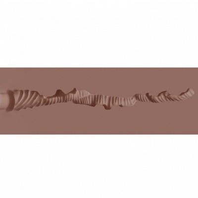 Barra de chocolate castanha com ondulações torcidas sobre fundo castanho.