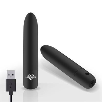 Vibrador preto com cabo USB e botão de ligar/desligar