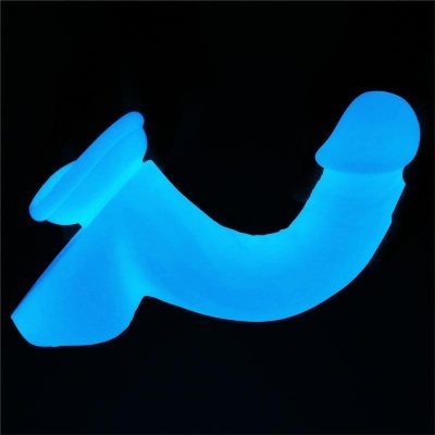 Objeto curvo azul fosforescente em fundo preto