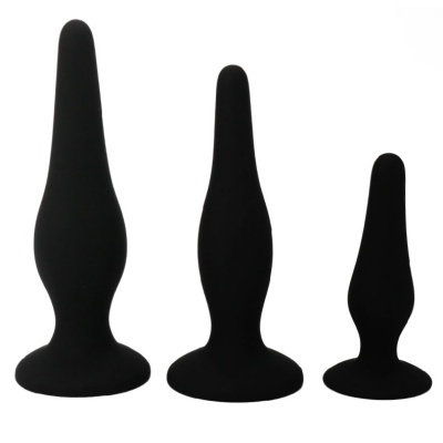 Conjunto de três plugues anais pretos de silicone em diferentes tamanhos