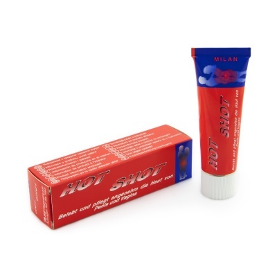 Embalagem e tubo de creme vermelho e azul com texto HOT SHOT