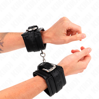 Algemas de pulso em couro preto com fivela prateada e cristais