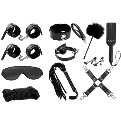 Conjunto de acessórios BDSM em couro preto e pelúcia