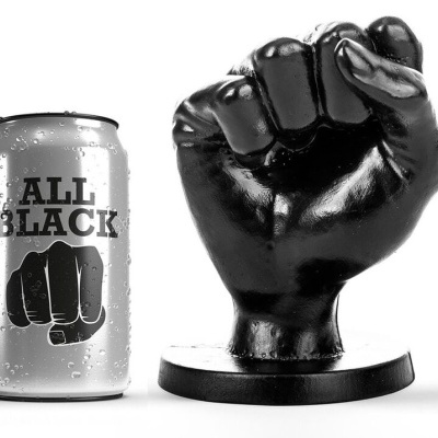 Lata prateada ALL BLACK e objeto decorativo punho fechado preto
