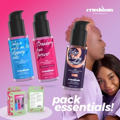 Lubrificantes pessoais em frascos coloridos com bombas pretas e texto promocional Crushious