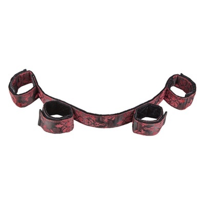 Cinto de tecido preto com padrão vermelho floral e tiras ajustáveis com velcro
