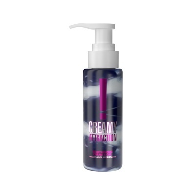 Frasco de creme hidratante com doseador branco e texto rosa