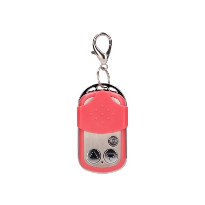 Comando portátil vermelho para porta de garagem com três botões e gancho metálico