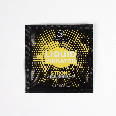 Pacote sache preto com padrão amarelo e texto LIQUID VIBRATOR STRONG UNISEX PLEASURE ENHANCER