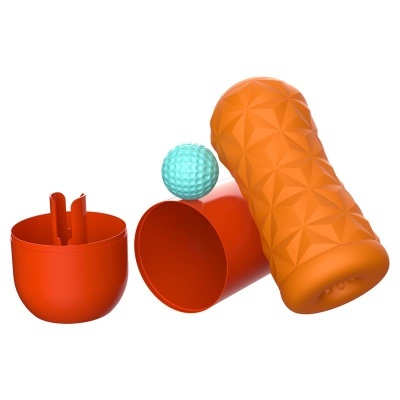 Kit de exercício com rolo de espuma, bola de massagem e recipientes vermelhos.