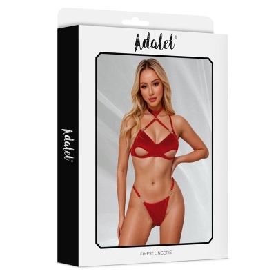 Embalagem de lingerie Adalet com modelo vestindo conjunto lingerie vermelha