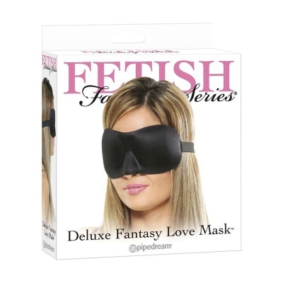 Máscara preta para os olhos Deluxe Fantasy Love Mask na embalagem.