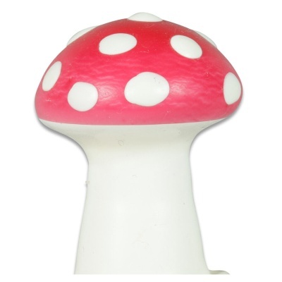 Figura decorativa em forma de cogumelo vermelho com manchas brancas