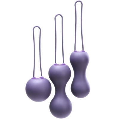 Três bolas púrpuras com alças finas em fundo branco.