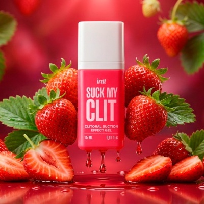 Frasco de gel vermelho com texto branco ao centro rodeado por morangos frescos.