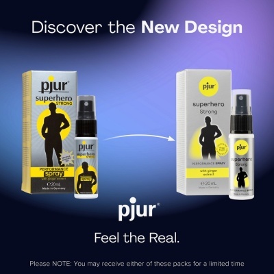 Dois sprays pjur superhero strong com embalagens diferentes num fundo azul